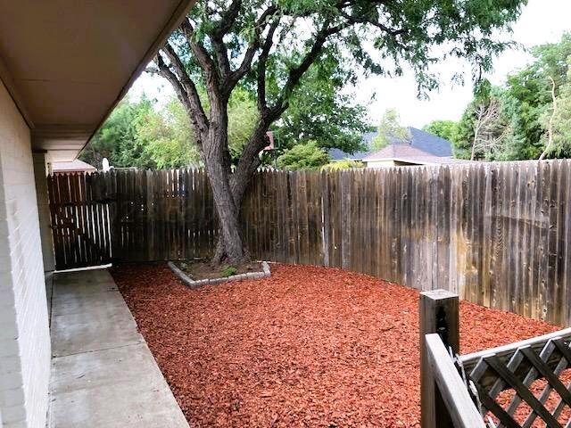 204 Carson Ave, Dumas, TX 79029 - photo 2