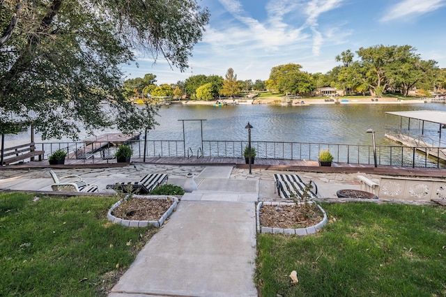 view of yard with a water view