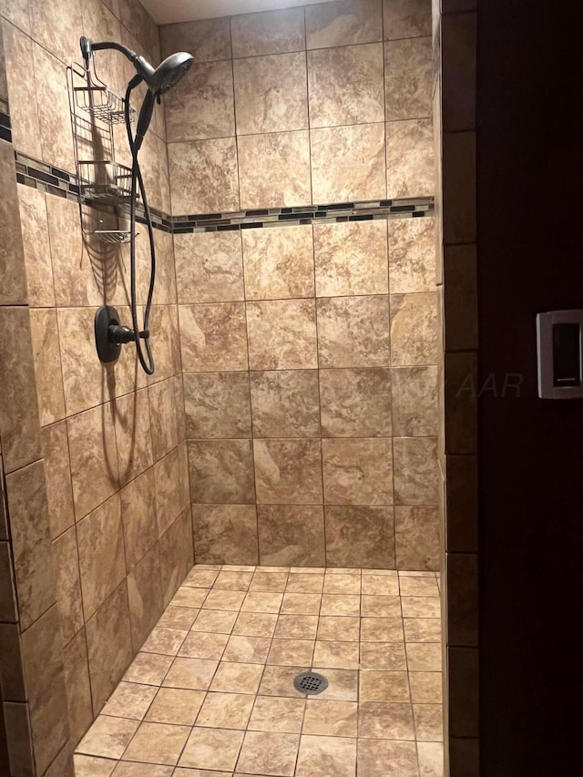 505 S Denton St, Booker, TX 79005 - bathroom featuring tiled shower