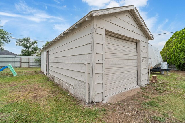 4102 SE 12th Ave, Amarillo, TX 79104 - view of garage