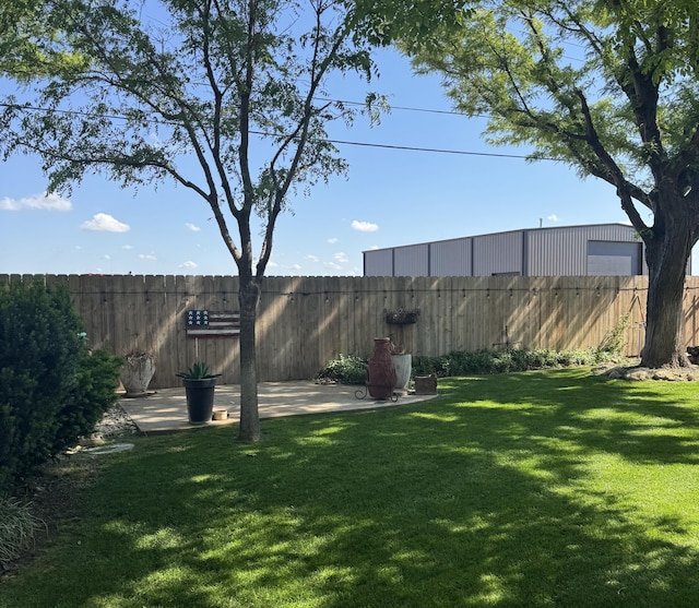 305 Kay Ave, Stratford, TX 79084 - view of yard