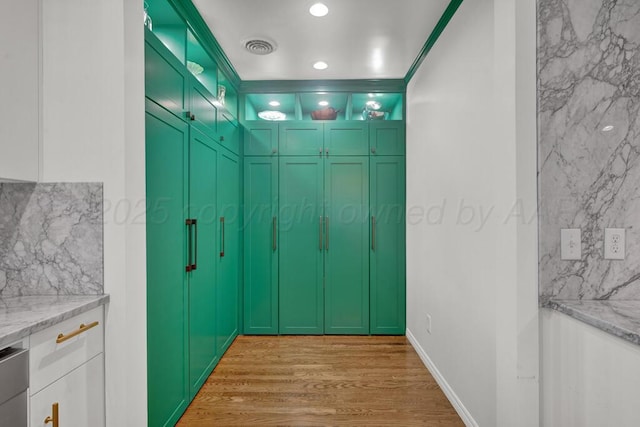 2411 S Lipscomb St, Amarillo, TX 79109 - surrounding community with ornamental molding and recessed lighting