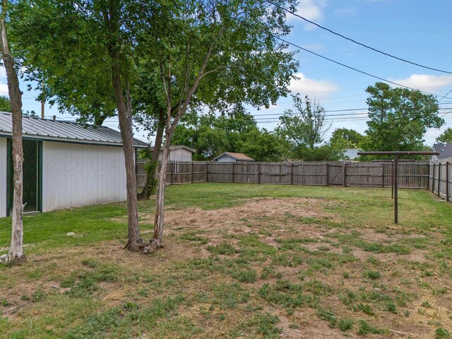 234 N Birge Ave, Dumas, TX 79029 - view of yard