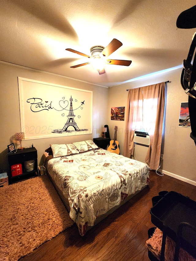 1026 S Eastern St, Amarillo, TX 79104 - bedroom with wood finished floors, a textured ceiling, a ceiling fan, and baseboards