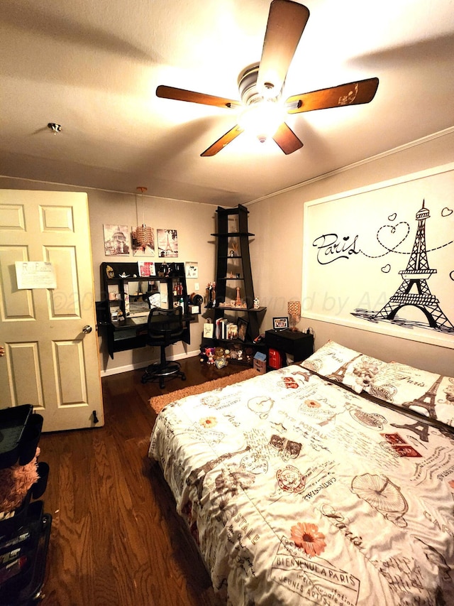 1026 S Eastern St, Amarillo, TX 79104 - bedroom featuring wood finished floors and a ceiling fan