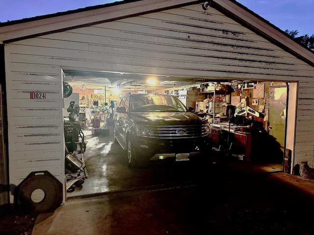 1026 S Eastern St, Amarillo, TX 79104 - view of garage