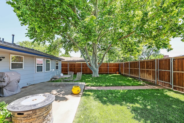 2904 Pittsburg St, Amarillo, TX 79103 - fenced backyard featuring a patio