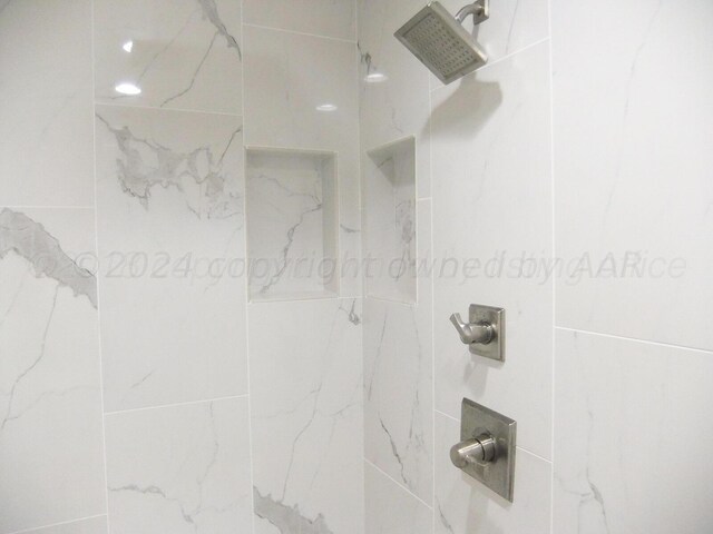 2706 N Duncan St, Pampa, TX 79065 - full bath featuring a tile shower