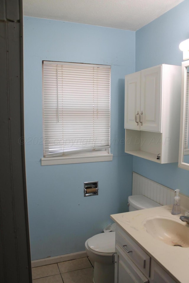2924 Carter St, Amarillo, TX 79103 - bathroom featuring tile patterned flooring and vanity