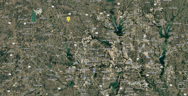 324 Ferris Wheel Loop, Decatur, TX 76234