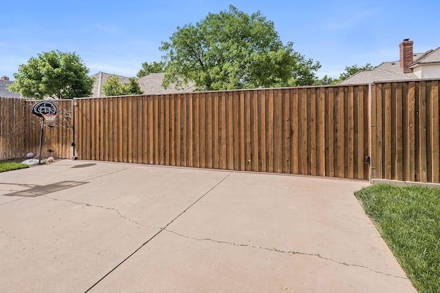 7723 Stuyvesant Ave, Amarillo, TX 79121 - view of patio / terrace with a gate