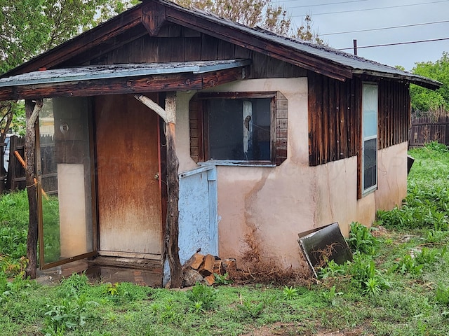 exterior space featuring fence