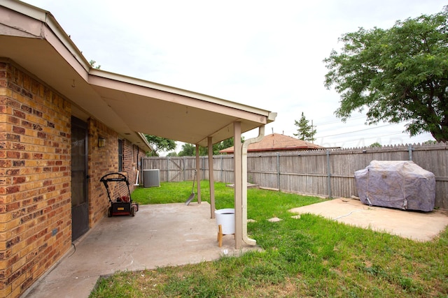 4818 SE 33rd Ave, Amarillo, TX 79103 - fenced backyard with a patio