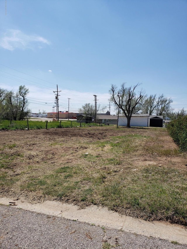 Listing photo 2 for 317 N Perry St, Pampa TX 79065