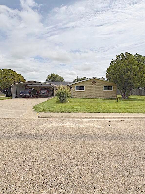 214 Cherry St, Darrouzett, TX 79024 - photo 1