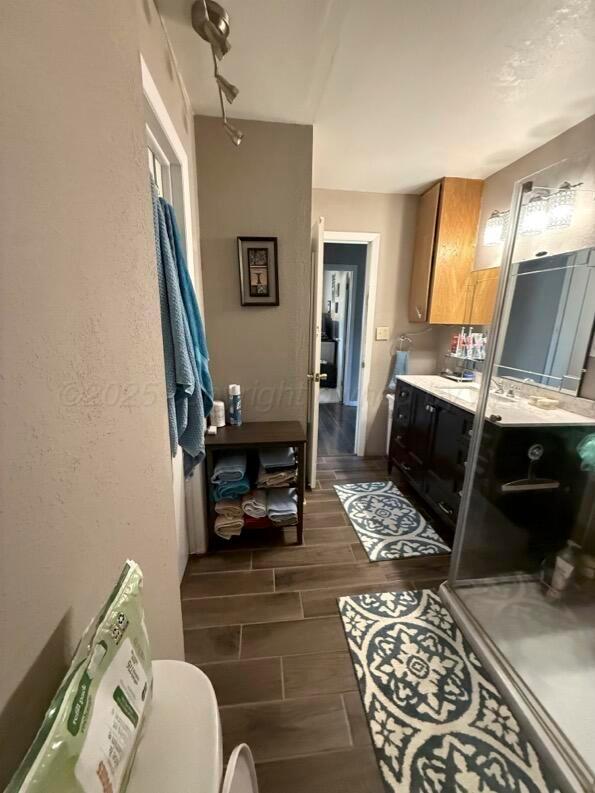 214 Cherry St, Darrouzett, TX 79024 - photo 20