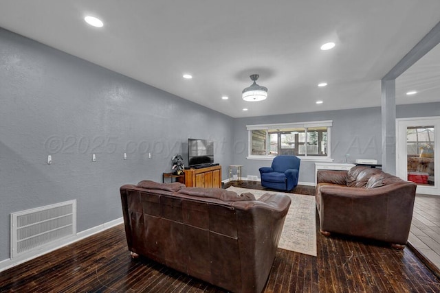 3412 Sunlite St, Amarillo, TX 79109 - living area featuring hardwood / wood-style floors and recessed lighting