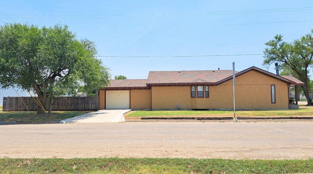 724 Spruce Ave, Dumas, TX 79029 - photo 3