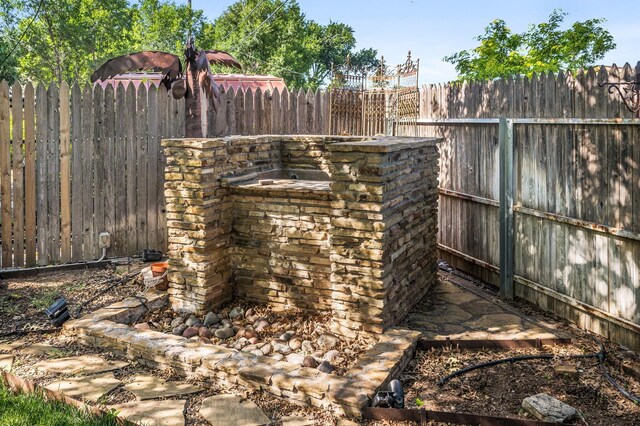 2229 Charles St, Pampa, TX 79065 - view of patio