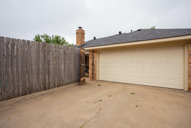 7133 Birkshire Dr, Amarillo, TX 79109 - view of garage