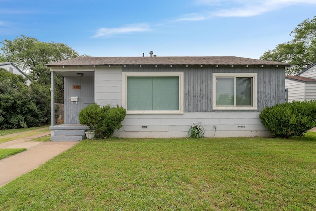4621 Crockett St, Amarillo, TX 79110 - view of front of property with crawl space, roof with shingles, and a front lawn