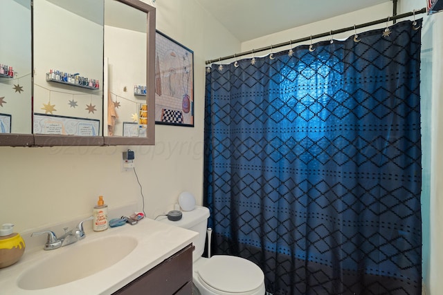 4621 Crockett St, Amarillo, TX 79110 - bathroom featuring vanity and curtained shower