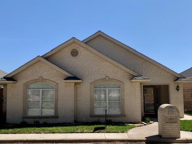 2405 Utica Ln, Perryton, TX 79070 - photo 1