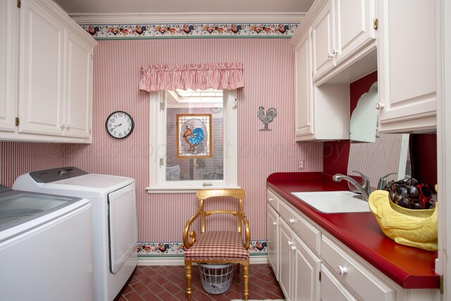 18 Cloister Pkwy, Amarillo, TX 79121 - laundry area featuring wallpapered walls, cabinet space, and washer and clothes dryer