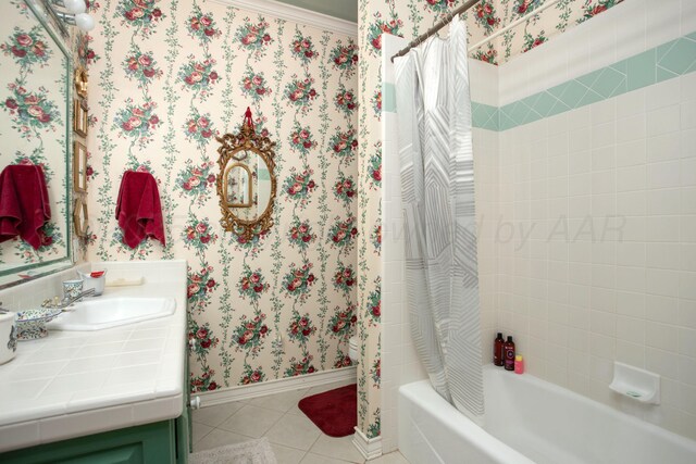 18 Cloister Pkwy, Amarillo, TX 79121 - full bathroom featuring wallpapered walls, tile patterned flooring, vanity, and shower / tub combo