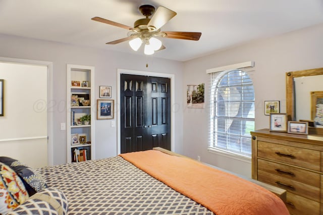 bedroom with ceiling fan