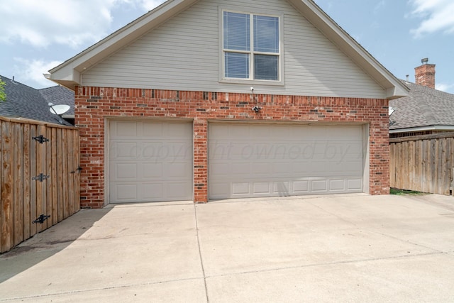 6903 Silverbell Ln, Amarillo, TX 79124 - garage featuring driveway