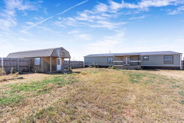 view of yard with a shed