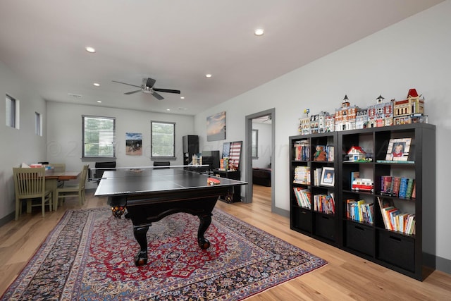 1600 S Milam St, Amarillo, TX 79102 - recreation room featuring light wood-style floors, ceiling fan, and recessed lighting