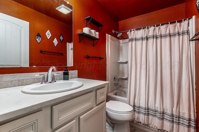 606 Elgin St, Amarillo, TX 79118 - bathroom featuring vanity, toilet, and shower / tub combo