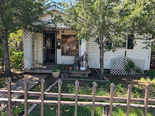 view of front of house featuring covered porch