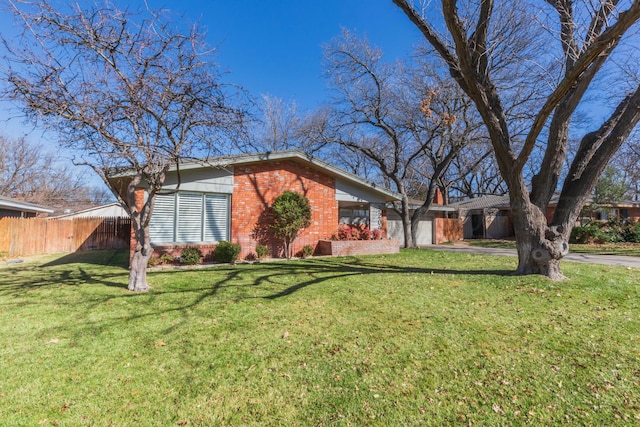 view of front of house with a front yard