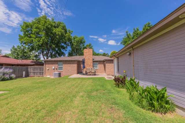 2101 Bowie St, Amarillo, TX 79109 - view of yard featuring a patio area
