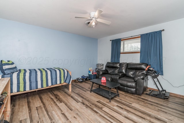 107 Elm St, Hereford, TX 79045 - living area featuring wood finished floors and ceiling fan