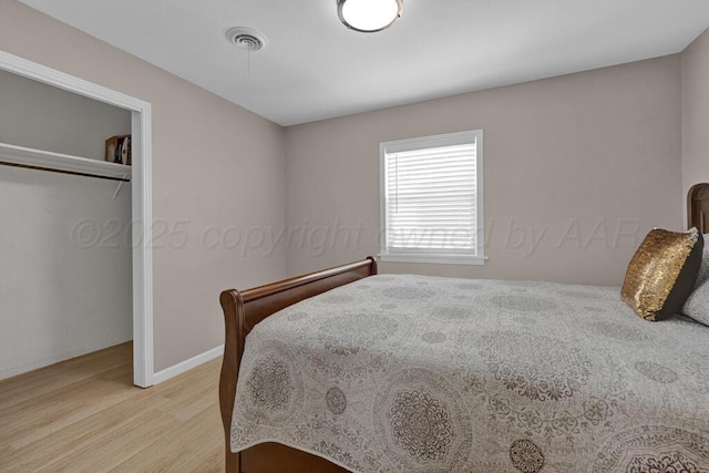 312 SW 45th Ave, Amarillo, TX 79110 - bedroom featuring light wood-style flooring and a closet