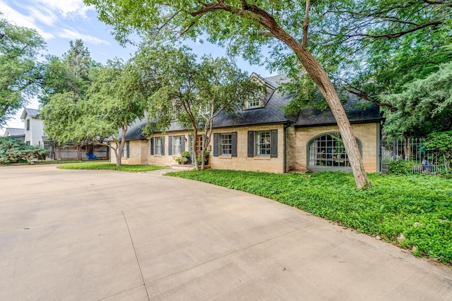3208 S Ong St, Amarillo, TX 79109 - view of front of house with a shingled roof