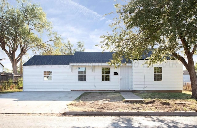 view of front of property with a patio area