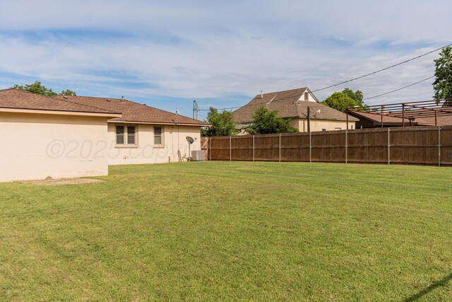 1002 S Main St, Wheeler, TX 79096 - view of yard