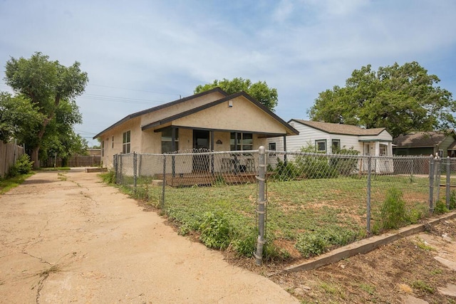307 N Georgia St, Amarillo, TX 79106 - bungalow featuring driveway and stucco siding