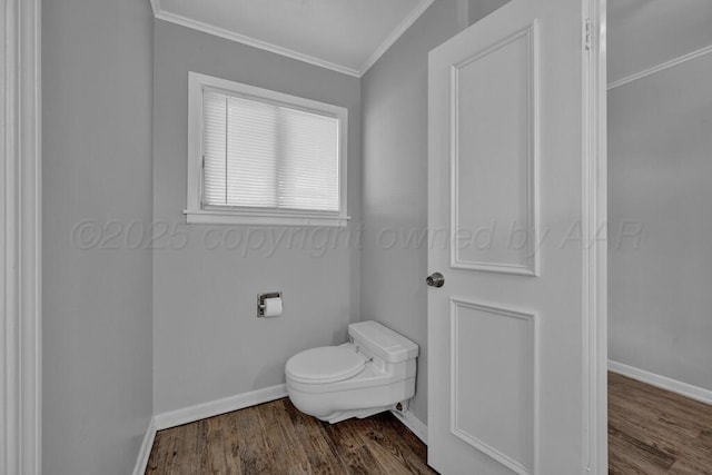 3700 Paramount Blvd, Amarillo, TX 79109 - bathroom featuring ornamental molding and wood finished floors