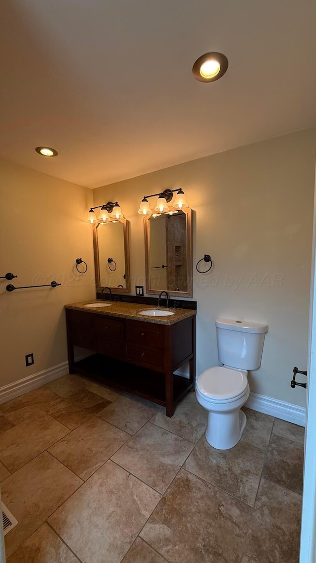 1011 S Lamar St, Amarillo, TX 79102 - full bath with double vanity and toilet
