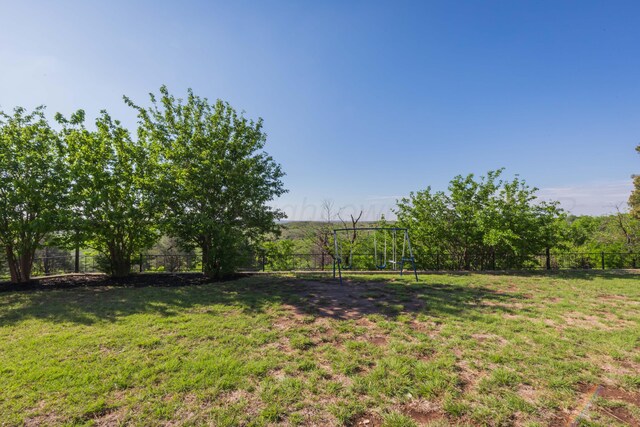 2 Altamira St, Borger, TX 79007 - view of yard with a playground