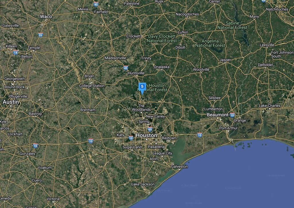 12137 Mustang Ave, Willis, TX 77378