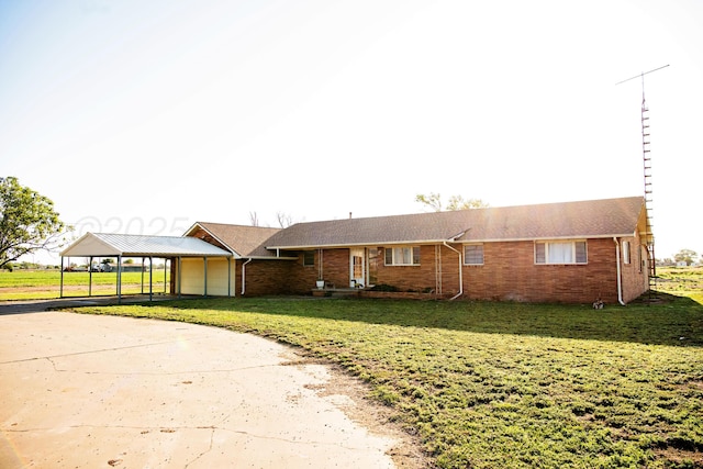 1215 S Main St, Hereford, TX 79045 - single story home featuring a carport, a front lawn, a garage, and brick siding