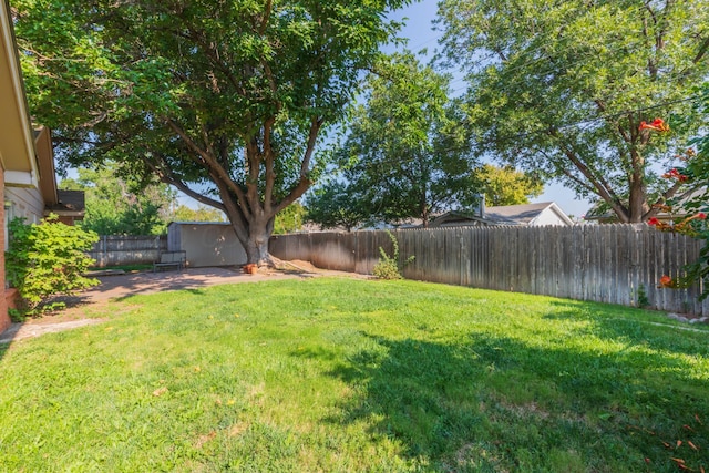 6710 Gainsborough Rd, Amarillo, TX 79106 - view of fenced backyard