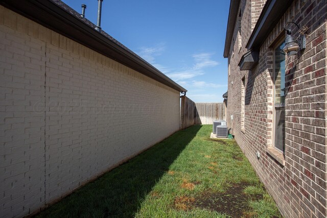 5708 Wesley Rd, Amarillo, TX 79119 - view of yard